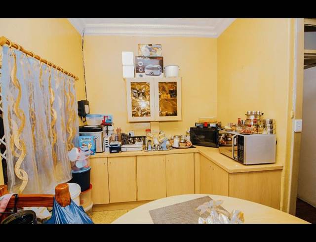 3 BEDROOM HOUSE FOR SALE IN BEZUIDENHOUT VALLEY